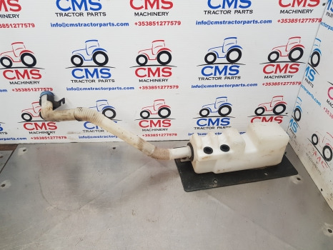New Holland Case Maxxum Windshield Washer Reservoir 87638112, 87470604 - Klaasipuhasti - Põllutööseade: pilt 2 New Holland Case Maxxum Windshield Washer Reservoir 87638112, 87470604 - Klaasipuhasti - Põllutööseade: pilt 2