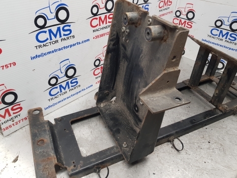 New Holland Case Puma 145, T7.200 Hood Support Assy 84337706, 84485123, 84268312 - Kapotikaas - Traktor: pilt 2 New Holland Case Puma 145, T7.200 Hood Support Assy 84337706, 84485123, 84268312 - Kapotikaas - Traktor: pilt 2