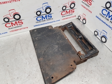 New Holland Case Puma T6000, T7 T7.200 Hood Bonnet Support 84153356, 87353681 - Kapotikaas - Traktor: pilt 3 New Holland Case Puma T6000, T7 T7.200 Hood Bonnet Support 84153356, 87353681 - Kapotikaas - Traktor: pilt 3