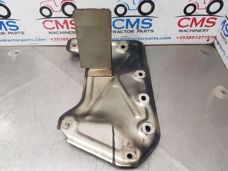 New Holland Case T5.95, T5.75, Case Farmall Series Muffler Bracket Lhs 84529547 - Summuti - Traktor: pilt 4 New Holland Case T5.95, T5.75, Case Farmall Series Muffler Bracket Lhs 84529547 - Summuti - Traktor: pilt 4