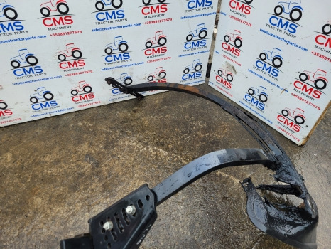 New Holland Case T6, T7, T6000, Maxxum Ser Front Mudguard Bracket Kit 47444870 - Poritiib: pilt 4 New Holland Case T6, T7, T6000, Maxxum Ser Front Mudguard Bracket Kit 47444870 - Poritiib: pilt 4