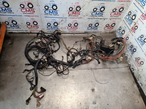 New Holland Case Tm, Mxm 120, 130, 140 Cab Wiring Loom Parts 87539098, 87309545 - Kaablid/ Juhtmestik: pilt 1 New Holland Case Tm, Mxm 120, 130, 140 Cab Wiring Loom Parts 87539098, 87309545 - Kaablid/ Juhtmestik: pilt 1