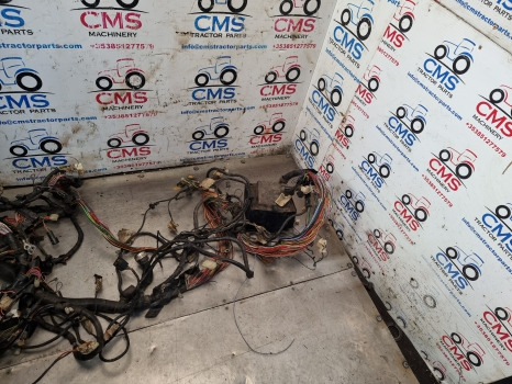 New Holland Case Tm, Mxm 120, 130, 140 Cab Wiring Loom Parts 87539098, 87309545 - Kaablid/ Juhtmestik: pilt 3 New Holland Case Tm, Mxm 120, 130, 140 Cab Wiring Loom Parts 87539098, 87309545 - Kaablid/ Juhtmestik: pilt 3