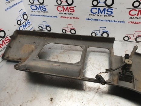 Kabiin ja interjöör - Traktor New Holland Fiat 60, M And Tm Series Right Hand Side Panel 82003608: pilt 6 Kabiin ja interjöör - Traktor New Holland Fiat 60, M And Tm Series Right Hand Side Panel 82003608: pilt 6