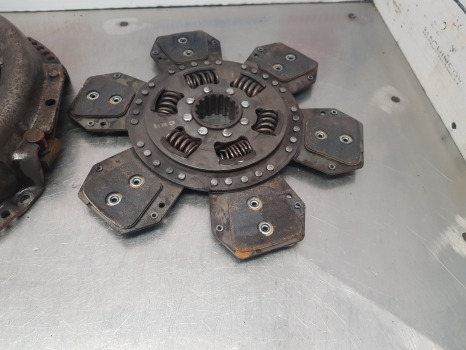 New Holland Fiat Ford 35, L95, Tl90 Clutch Assembly 5167939, 5189823, 5179851 - Sidur ja varuosad - Põllutööseade: pilt 4 New Holland Fiat Ford 35, L95, Tl90 Clutch Assembly 5167939, 5189823, 5179851 - Sidur ja varuosad - Põllutööseade: pilt 4