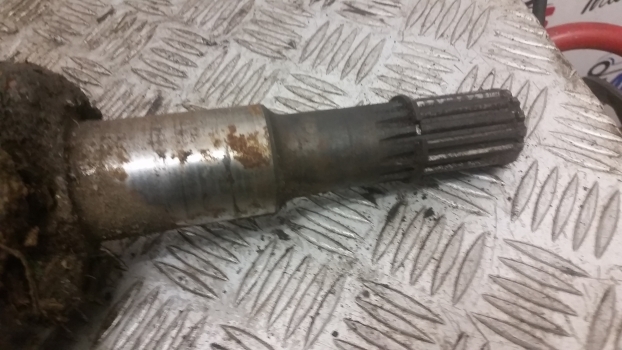 New Holland Ford 35, Ts, L Ts110, Ts115 Front Axle Drive Shaft Right 5166550 - Veovõll - Traktor: pilt 4 New Holland Ford 35, Ts, L Ts110, Ts115 Front Axle Drive Shaft Right 5166550 - Veovõll - Traktor: pilt 4