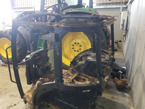 New Holland T5.95, 105, 115 Case Farmall 95u, 105u, 115u Cab Frame 47756580 - Kabiin - Traktor: pilt 3 New Holland T5.95, 105, 115 Case Farmall 95u, 105u, 115u Cab Frame 47756580 - Kabiin - Traktor: pilt 3