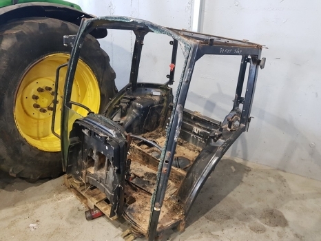 New Holland T5.95, 105, 115 Case Farmall 95u, 105u, 115u Cab Frame 47756580 - Kabiin - Traktor: pilt 2 New Holland T5.95, 105, 115 Case Farmall 95u, 105u, 115u Cab Frame 47756580 - Kabiin - Traktor: pilt 2