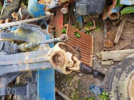 New Holland T5.95 Case T5, T5000, Jxu Series Front Axle Drive Shaft Rhs 87669495 - Veovõll - Traktor: pilt 2 New Holland T5.95 Case T5, T5000, Jxu Series Front Axle Drive Shaft Rhs 87669495 - Veovõll - Traktor: pilt 2