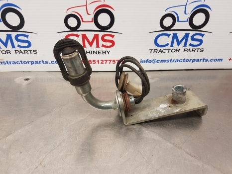 New Holland T5.95, T4, T5, Farmall Rotary Beacon Support 47788367 - Tuled/ Valgus - Traktor: pilt 2 New Holland T5.95, T4, T5, Farmall Rotary Beacon Support 47788367 - Tuled/ Valgus - Traktor: pilt 2