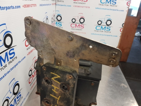New Holland T5.95, T5, Case Battery Tray, Support 84535790, 84535783, 84536561 - Aku - Põllutööseade: pilt 5 New Holland T5.95, T5, Case Battery Tray, Support 84535790, 84535783, 84536561 - Aku - Põllutööseade: pilt 5