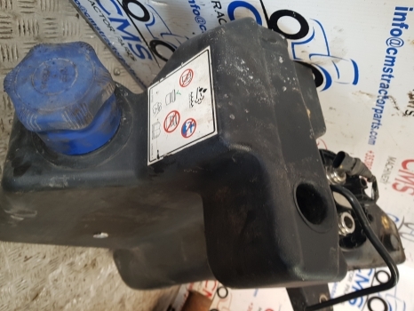 New Holland T6 Steyr Case Maxxum 145 Adblue Tank 47744994, 48049876, 84144089 - AdBlue paak - Traktor: pilt 2 New Holland T6 Steyr Case Maxxum 145 Adblue Tank 47744994, 48049876, 84144089 - AdBlue paak - Traktor: pilt 2