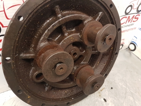 New Holland T6030, T6050, T6050 Front Axle Hub Plate Hat 87330329, 87681965 - Rumm - Traktor: pilt 4 New Holland T6030, T6050, T6050 Front Axle Hub Plate Hat 87330329, 87681965 - Rumm - Traktor: pilt 4