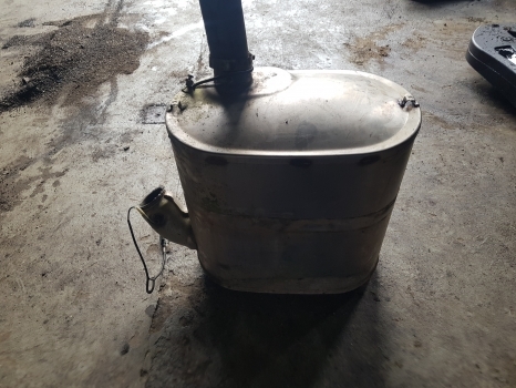 New Holland T7.200, Case Puma 130, 145 Catalytic Silencer, Muffler 84396513 - Summuti - Traktor: pilt 3 New Holland T7.200, Case Puma 130, 145 Catalytic Silencer, Muffler 84396513 - Summuti - Traktor: pilt 3