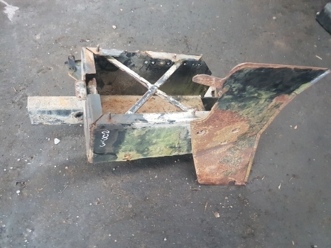 New Holland T7.200, T7.170, T7.185 Battery Box 84402058, 84402062 - Aku - Traktor: pilt 5 New Holland T7.200, T7.170, T7.185 Battery Box 84402058, 84402062 - Aku - Traktor: pilt 5