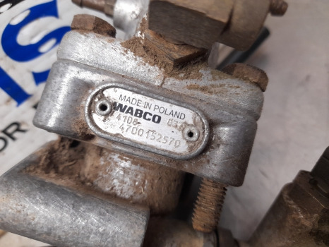 New Holland T7 Case Puma Ser T7030 Air Trailer Brake Valve 4700152570, 82030571 - Piduriklapp - Põllutööseade: pilt 3 New Holland T7 Case Puma Ser T7030 Air Trailer Brake Valve 4700152570, 82030571 - Piduriklapp - Põllutööseade: pilt 3