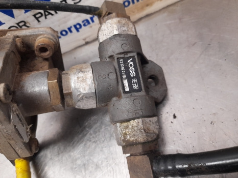 New Holland T7030 Air Trailer Brake Valve, Check Valve 82033387, 9735000000, - Piduriklapp - Põllutööseade: pilt 3 New Holland T7030 Air Trailer Brake Valve, Check Valve 82033387, 9735000000, - Piduriklapp - Põllutööseade: pilt 3
