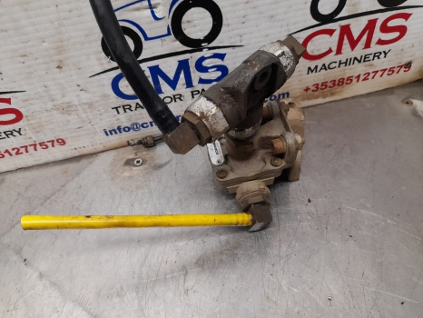 New Holland T7030 Air Trailer Brake Valve, Check Valve 82033387, 9735000000, - Piduriklapp - Põllutööseade: pilt 4 New Holland T7030 Air Trailer Brake Valve, Check Valve 82033387, 9735000000, - Piduriklapp - Põllutööseade: pilt 4