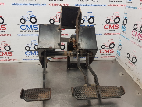 New Holland T7040, Tsa Brake, Clutch Pedal Kit 87547108, 87547109, 87566904 - Sidur ja varuosad - Põllutööseade: pilt 5 New Holland T7040, Tsa Brake, Clutch Pedal Kit 87547108, 87547109, 87566904 - Sidur ja varuosad - Põllutööseade: pilt 5