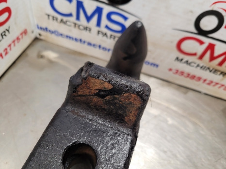 New Holland Tm, Ford 40 Series Tm120 Draw Bar Hook 82014755, 82014758, 82027753 - Raam/ Konstruktsioon: pilt 3 New Holland Tm, Ford 40 Series Tm120 Draw Bar Hook 82014755, 82014758, 82027753 - Raam/ Konstruktsioon: pilt 3