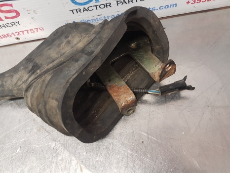 New Holland Tm, Ts, Ford 40, Case Mxm Series Tm140 Handbrake Assy 82006245 - Piduriosad: pilt 2 New Holland Tm, Ts, Ford 40, Case Mxm Series Tm140 Handbrake Assy 82006245 - Piduriosad: pilt 2