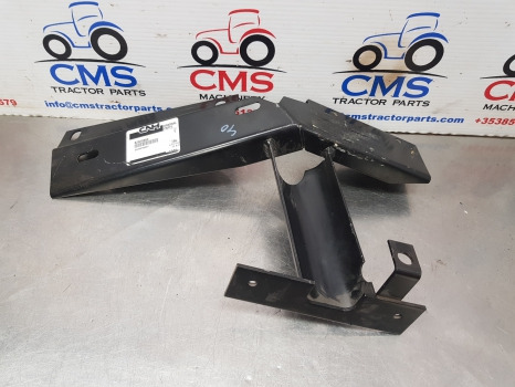 New Holland Tm, Ts, Tl, 60, 40 Series, Mudguard Extension Support Rhs 82029985 - Poritiib: pilt 1 New Holland Tm, Ts, Tl, 60, 40 Series, Mudguard Extension Support Rhs 82029985 - Poritiib: pilt 1