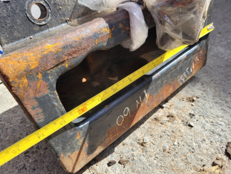 New Holland Tn60 Da, T4040 Deluxe Front Weight Carrier 5183899, 47123848 - Vastukaal: pilt 5 New Holland Tn60 Da, T4040 Deluxe Front Weight Carrier 5183899, 47123848 - Vastukaal: pilt 5
