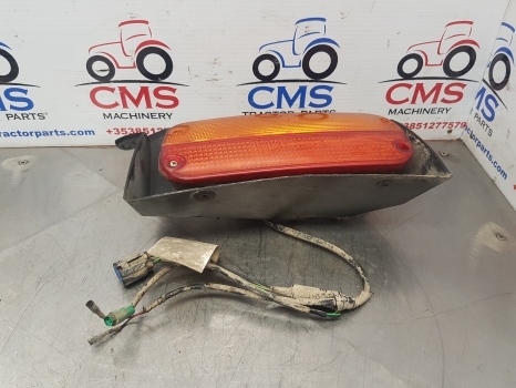 New Holland Ts115a Left Rear Light 82037619, 87747247 - Tagatuled - Traktor: pilt 2 New Holland Ts115a Left Rear Light 82037619, 87747247 - Tagatuled - Traktor: pilt 2