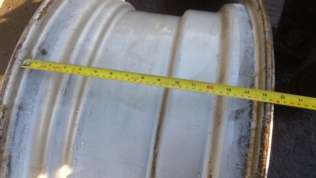 Old Stock Old Stock Front Rim 15 X 30 - Velg - Traktor: pilt 3 Old Stock Old Stock Front Rim 15 X 30 - Velg - Traktor: pilt 3