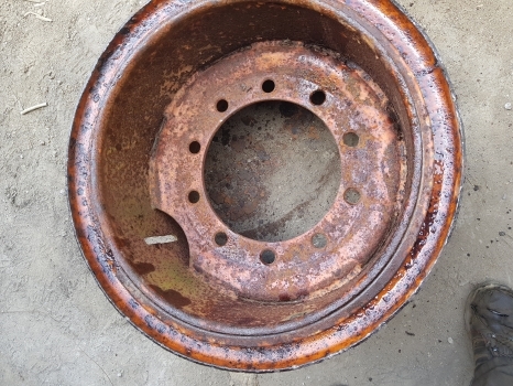 Old Stock Wheel Rim R21, Width 17inches - Velg - Traktor: pilt 2 Old Stock Wheel Rim R21, Width 17inches - Velg - Traktor: pilt 2