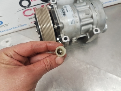 Renault Premium Volvo, Compressor, Air Conditioning 5001867206, Sd7h15, B709a - Kliimaseadme kompressor - Traktor: pilt 3 Renault Premium Volvo, Compressor, Air Conditioning 5001867206, Sd7h15, B709a - Kliimaseadme kompressor - Traktor: pilt 3