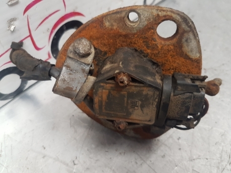 Same Deutz Lamborghini Rubin 120 Front Axle King Pin Top 0.010.4626.0/20 - Esitelg - Traktor: pilt 1 Same Deutz Lamborghini Rubin 120 Front Axle King Pin Top 0.010.4626.0/20 - Esitelg - Traktor: pilt 1