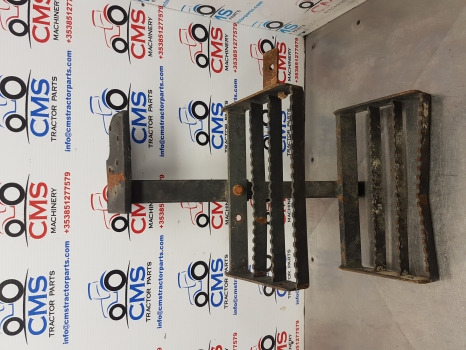 T5000, Tl, Tla, Case Jxu Series, Foot Step Assy Rhs 5184803, 82007963, 82007964 - Asteraud - Põllutööseade: pilt 2 T5000, Tl, Tla, Case Jxu Series, Foot Step Assy Rhs 5184803, 82007963, 82007964 - Asteraud - Põllutööseade: pilt 2