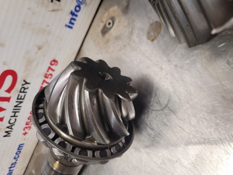 Valtra 6400 Front Axle Bevel Gear Differential Kit 730/100, V31800000, V31969800 - Esitelg: pilt 3 Valtra 6400 Front Axle Bevel Gear Differential Kit 730/100, V31800000, V31969800 - Esitelg: pilt 3