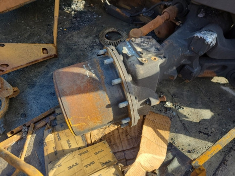 Valtra S374 Front Axle Hub Rhs Complete 770/624 7700609201, 7700610501 - Esitelg: pilt 1 Valtra S374 Front Axle Hub Rhs Complete 770/624 7700609201, 7700610501 - Esitelg: pilt 1