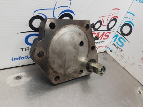 Case 5120, 5130, 5140, 5150 Hitch Cylinder Cap A186838 - Varuosa - Traktor: pilt 4 Case 5120, 5130, 5140, 5150 Hitch Cylinder Cap A186838 - Varuosa - Traktor: pilt 4