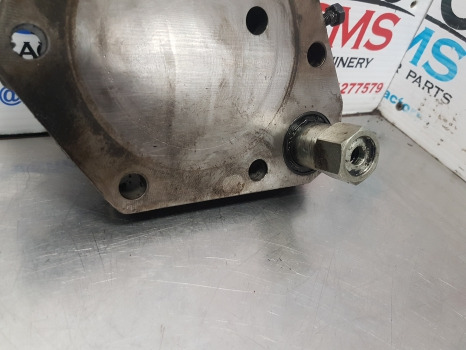 Case 5120, 5130, 5140, 5150 Hitch Cylinder Cap A186838 - Varuosa - Traktor: pilt 5 Case 5120, 5130, 5140, 5150 Hitch Cylinder Cap A186838 - Varuosa - Traktor: pilt 5