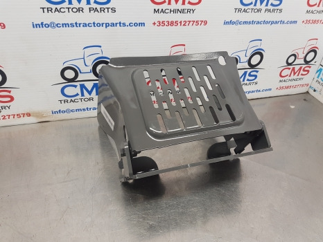 Ford, New Holland 40 Series, Ts Series, 7840, Ts110, Pto Guard, Shield 82005822 - Varuosa - Traktor: pilt 2 Ford, New Holland 40 Series, Ts Series, 7840, Ts110, Pto Guard, Shield 82005822 - Varuosa - Traktor: pilt 2