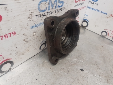 Lamborghini 1106 Same Laser Pto Plate Cover Bearing Housing 0.170.3651.0/10 - Varuosa - Traktor: pilt 2 Lamborghini 1106 Same Laser Pto Plate Cover Bearing Housing 0.170.3651.0/10 - Varuosa - Traktor: pilt 2