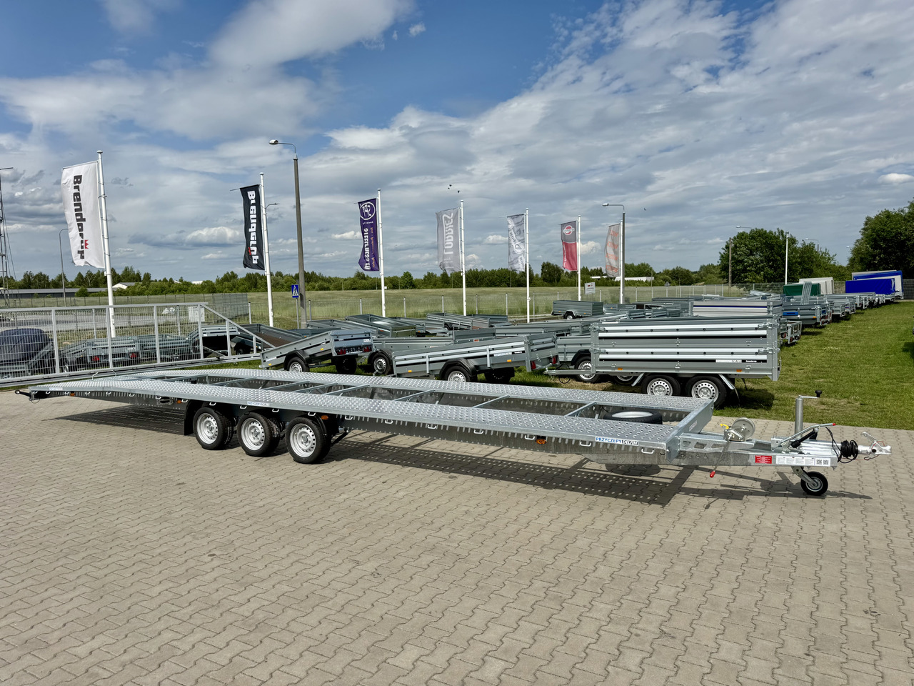 NIEWIADÓW Indiana 9m x 2.1 m | 3.5T - Treiler järelhaagis: pilt 2 NIEWIADÓW Indiana 9m x 2.1 m | 3.5T - Treiler järelhaagis: pilt 2