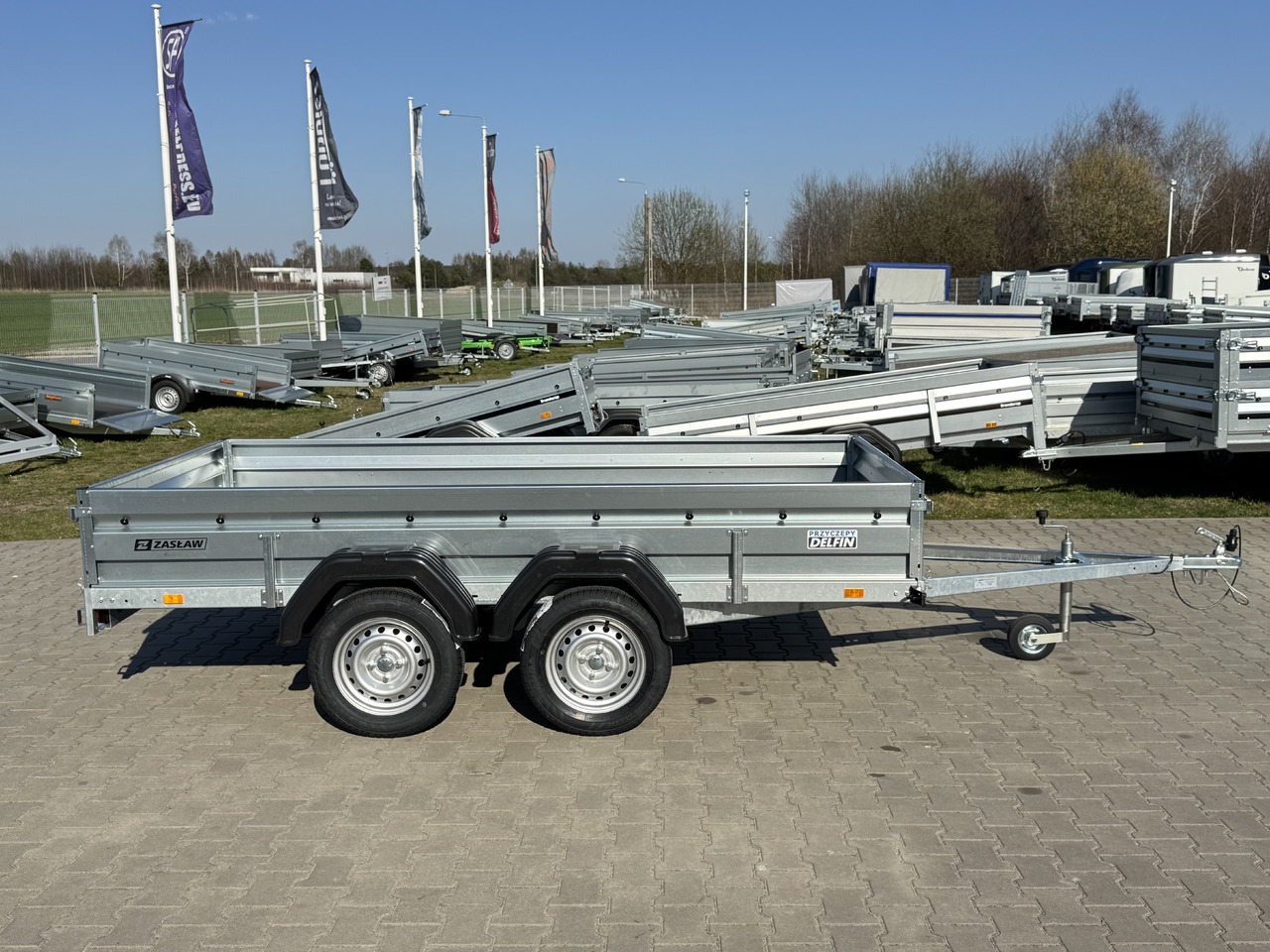 ZASŁAW 300T - przyczepa skrzyniowa 2 osie / 750kg - Auto järelhaagis: pilt 2 ZASŁAW 300T - przyczepa skrzyniowa 2 osie / 750kg - Auto järelhaagis: pilt 2