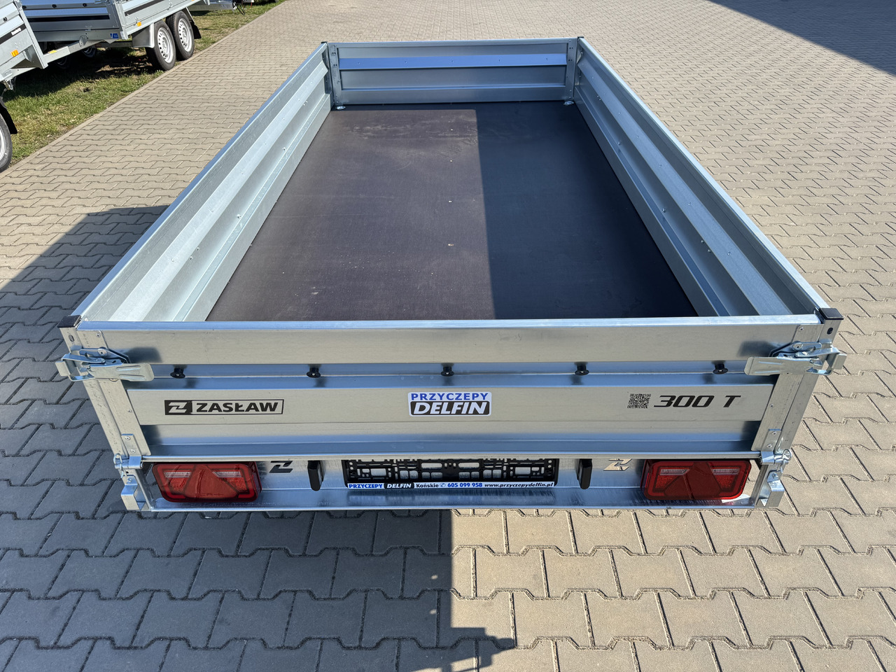 ZASŁAW 300T - przyczepa skrzyniowa 2 osie / 750kg - Auto järelhaagis: pilt 5 ZASŁAW 300T - przyczepa skrzyniowa 2 osie / 750kg - Auto järelhaagis: pilt 5