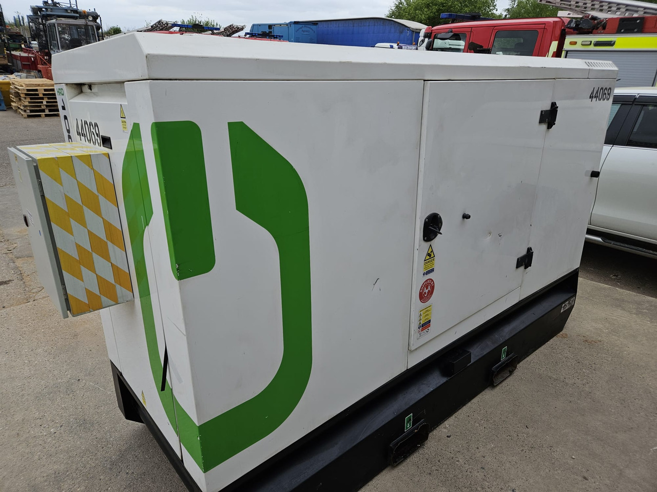 HGI 100KVA PERKINS GENERATOR DIESEL SILENT RENTAL SPECIFICATION HGI 100KVA PERKINS GENERATOR DIESEL SILENT RENTAL SPECIFICATION - Generaatorikomplekt: pilt 2 HGI 100KVA PERKINS GENERATOR DIESEL SILENT RENTAL SPECIFICATION HGI 100KVA PERKINS GENERATOR DIESEL SILENT RENTAL SPECIFICATION - Generaatorikomplekt: pilt 2