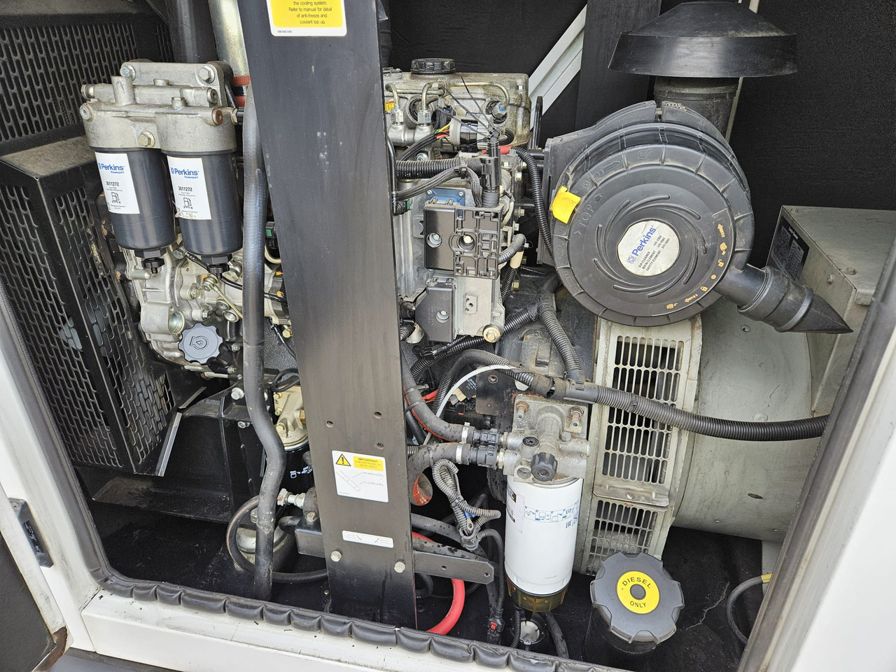 HGI 100KVA PERKINS GENERATOR DIESEL SILENT RENTAL SPECIFICATION HGI 100KVA PERKINS GENERATOR DIESEL SILENT RENTAL SPECIFICATION - Generaatorikomplekt: pilt 4 HGI 100KVA PERKINS GENERATOR DIESEL SILENT RENTAL SPECIFICATION HGI 100KVA PERKINS GENERATOR DIESEL SILENT RENTAL SPECIFICATION - Generaatorikomplekt: pilt 4
