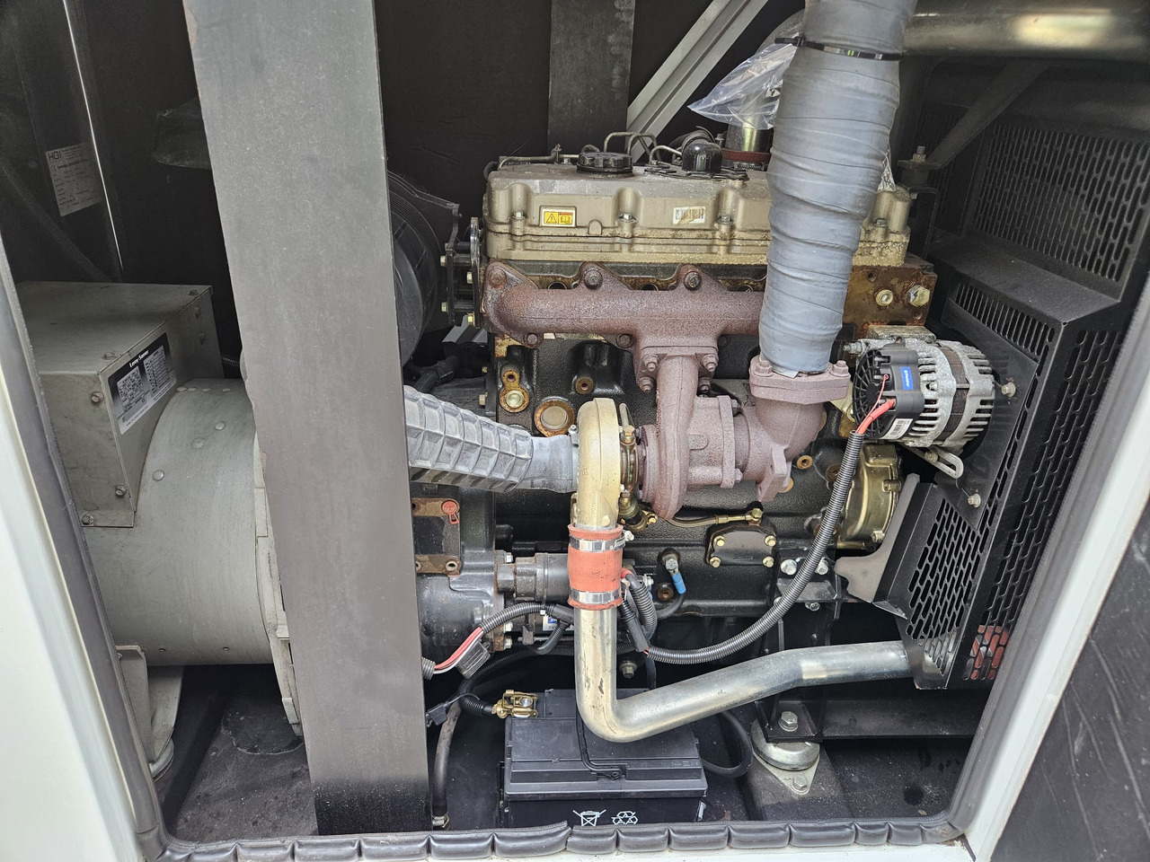 HGI 100KVA PERKINS GENERATOR DIESEL SILENT RENTAL SPECIFICATION HGI 100KVA PERKINS GENERATOR DIESEL SILENT RENTAL SPECIFICATION - Generaatorikomplekt: pilt 3 HGI 100KVA PERKINS GENERATOR DIESEL SILENT RENTAL SPECIFICATION HGI 100KVA PERKINS GENERATOR DIESEL SILENT RENTAL SPECIFICATION - Generaatorikomplekt: pilt 3