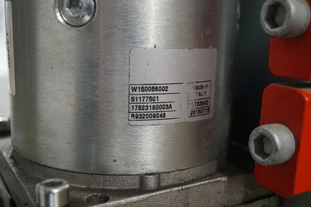 Jungheinrich 51003726 | Pump unit 24V 3KW Mahle AMK5557 for EKS110 Pump unit 24V 3KW Mahle AMK5557 for EKS110 - Hüdrauliline pump - Materjali käitlemise seade: pilt 2 Jungheinrich 51003726 | Pump unit 24V 3KW Mahle AMK5557 for EKS110 Pump unit 24V 3KW Mahle AMK5557 for EKS110 - Hüdrauliline pump - Materjali käitlemise seade: pilt 2