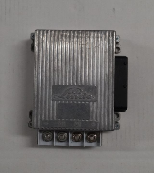 Linde 3903608405 | Steering controller LES-40/12 SC02 3903502113 1447 1662 sn. 8 - Mootori juhtimisseade - Materjali käitlemise seade: pilt 1 Linde 3903608405 | Steering controller LES-40/12 SC02 3903502113 1447 1662 sn. 8 - Mootori juhtimisseade - Materjali käitlemise seade: pilt 1