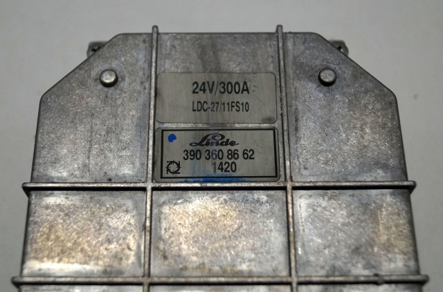 Linde 3903608662 | Rij regeling Drive controller 24V/300A LDC-2711fs10 version 1 - Mootori juhtimisseade - Materjali käitlemise seade: pilt 2 Linde 3903608662 | Rij regeling Drive controller 24V/300A LDC-2711fs10 version 1 - Mootori juhtimisseade - Materjali käitlemise seade: pilt 2