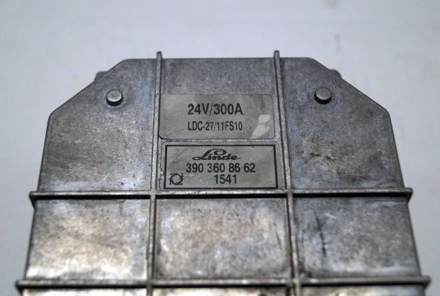 Linde 3903608662 | Rij regeling Drive controller 24V/300A LDC-2711fs10 version 1 - Mootori juhtimisseade - Materjali käitlemise seade: pilt 2 Linde 3903608662 | Rij regeling Drive controller 24V/300A LDC-2711fs10 version 1 - Mootori juhtimisseade - Materjali käitlemise seade: pilt 2