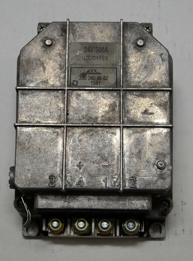 Linde 3903608662 | Rij regeling Drive controller 24V/300A LDC-2711fs10 version 1 - Mootori juhtimisseade - Materjali käitlemise seade: pilt 1 Linde 3903608662 | Rij regeling Drive controller 24V/300A LDC-2711fs10 version 1 - Mootori juhtimisseade - Materjali käitlemise seade: pilt 1